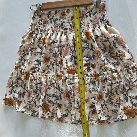 Joie Floral Skirt in size S/P - Picture 4 of 6